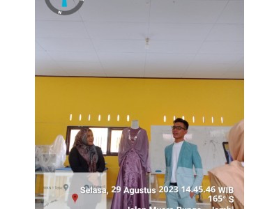 Praktisi Dunia Kerja SMK NEGERI 1 TEBO mendatangkan Guru Tamu Doni Rahman, S.Pd (Designer)